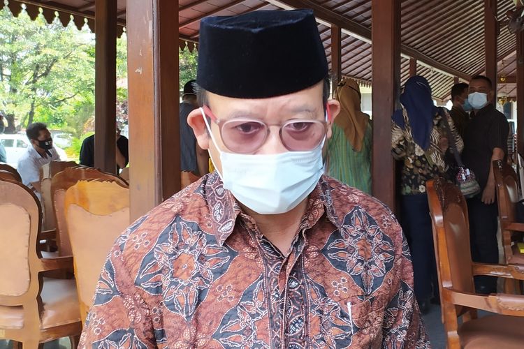 Bupati Banyumas Achmad Husein di kompleks Pendapa Sipanji Purwokerto, Kabupaten Banyumas, Jawa Tengah, Kamis (2/7/2020).
