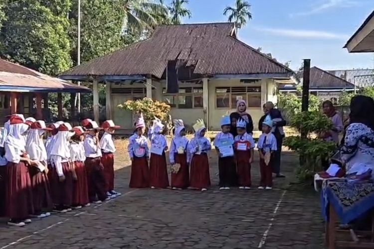 Hanya Dapat 7 Murid Baru, SD Negeri di Bengkulu Ini Bertahan dengan Bangunan Mulai Rusak dan Semangat Guru