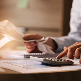 Ilustrasi gaji. Upah minimum provinsi (UMP). Kenaikan UMP 2026. Kenaikan upah minimum 2026.