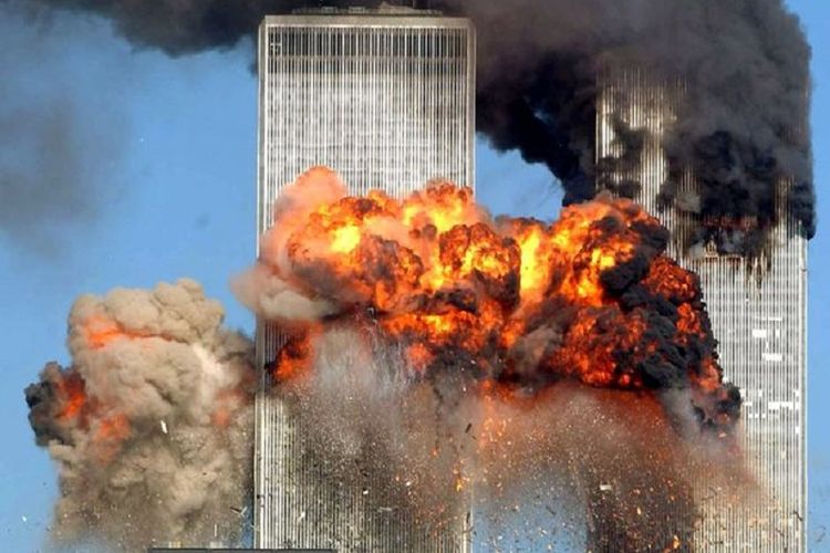 Pembajak pesawat membunuh hampir 3.000 orang selama serangan terkoordinasi pada 11 September 2001. Serangan itu antara lain menarget menara kembar World Trade Center (WTC) di New York City, AS.