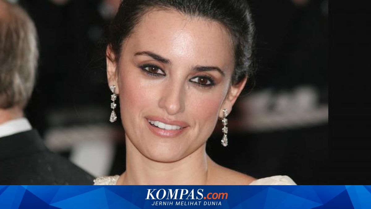 Penelope Cruz Berniat Belajar Mengemudi di Usia 52 Tahun Usai Dihadiahi Bono U2 Mobil