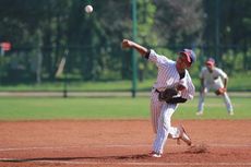 Tahapan Melakukan Lemparan Samping dalam Softball
