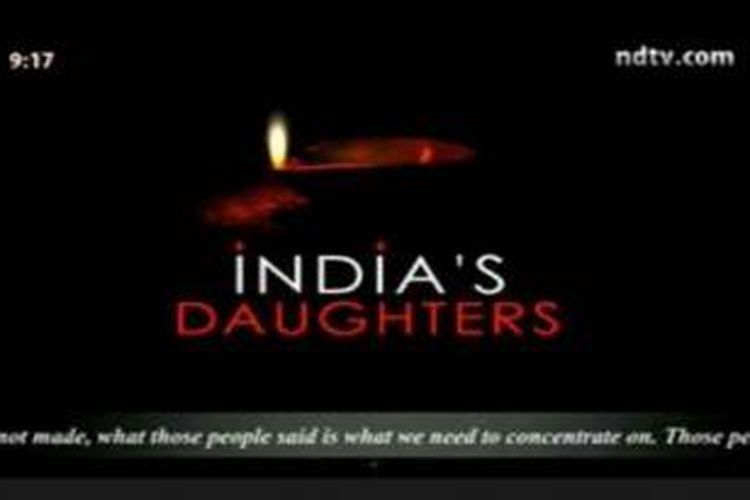 Stasiun televisi New Delhi Television (NDTV) menayangkan layar hitam selama satu jam tepat di waktu tayang dokumenter India's Daughter yang dilarang oleh pemerintah India. Dokumenter itu berisi tentang kasus perkosaan massal yang menewaskan seorang mahasiswi di New Delhi pada 2012.