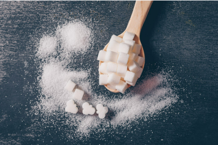 Makan makanan tinggi gula dapat memperparah respons peradangan ketika tubuh terinfeksi Covid-19.
