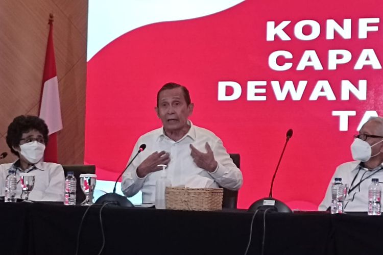 Ketua Dewas KPK, Tumpak Hatorangan Panggabean dalam konferensi pers di kantornya menyatakan tidak ada pelanggaran etik dalam kasus pemberian penghargaan oleh Ketua KPK Filri Bahuri kepada istrinya sebagai pencipta himne KPK, Senin (9/1/2023).