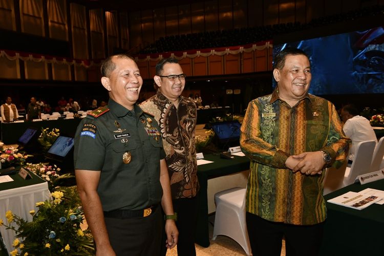 Penjabat (Pj) Gubernur Riau (Gubri) SF Hariyanto dalam Rapat Koordinasi Khusus (Rakorsus) Karhutla 2024 di Kementerian LHK, Kamis (14/3/2024).