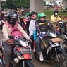 Pemudik yang Gunakan Sepeda Motor Disuruh Putar Arah di Jalur Arteri Karawang