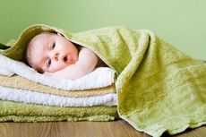 Seberapa Sering Bayi Harus Mandi dan Keramas?