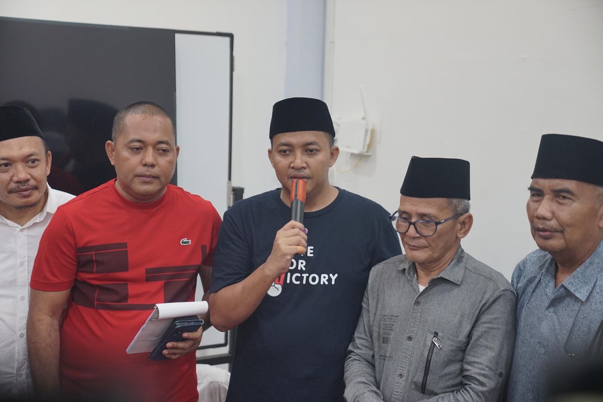 Pasangan calon nomor urut 2 Rusdi Sutejo - M Shobih Asrori mendeklarasikan kemenangannya pada Pilkada Kabupaten Pasuruan dengan perolehan 63 persen suara,Rabu (27/11/2024). 