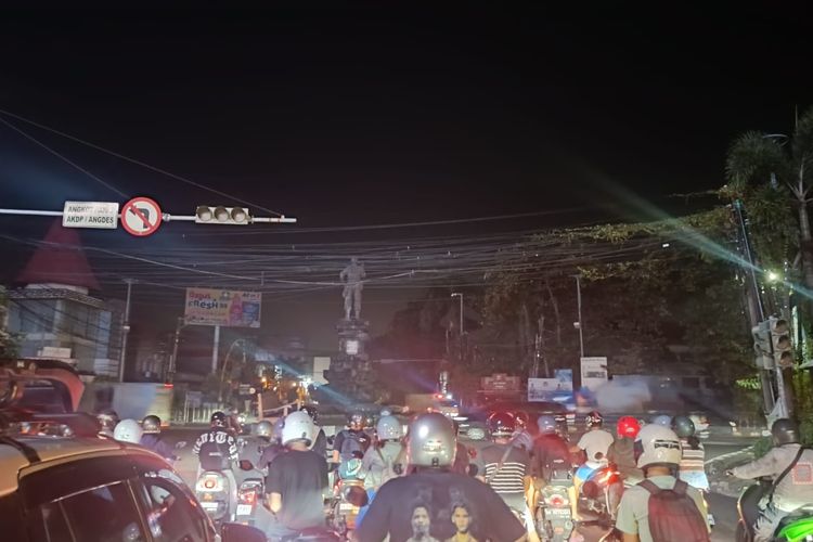 Suasana Kota Denpasar saat pemadaman, Jumat (2/5/2025).