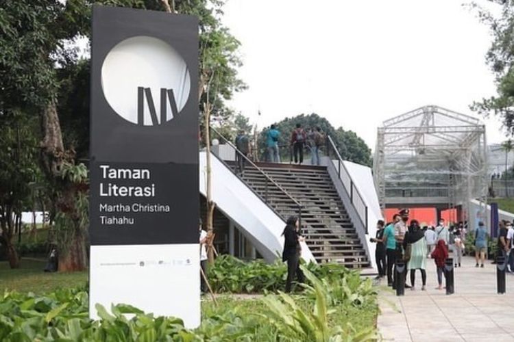 Taman Literasi Martha Christina Tiahahu di Kebayoran Baru, Jakarta Selatan, telah rampung direvitalisasi.