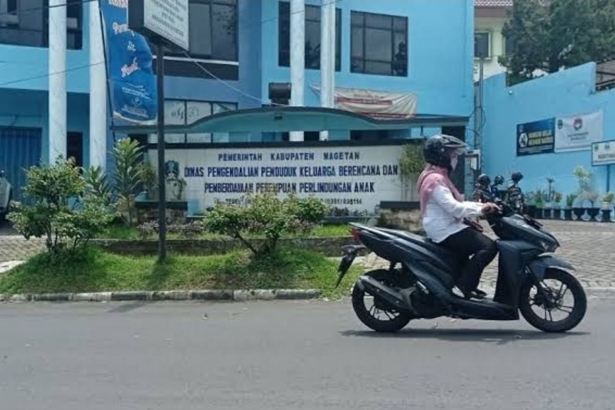 Menolak sekolah selama 6 bulan, siswi di Kabupaten Magetan ternyata menjadi korban perundungan. Korban mendapat pendampingan psikiater karena mengalami gangguan emosional.