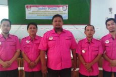 Berseragam Pink, Lima Pria Anggota PPK Disebut 