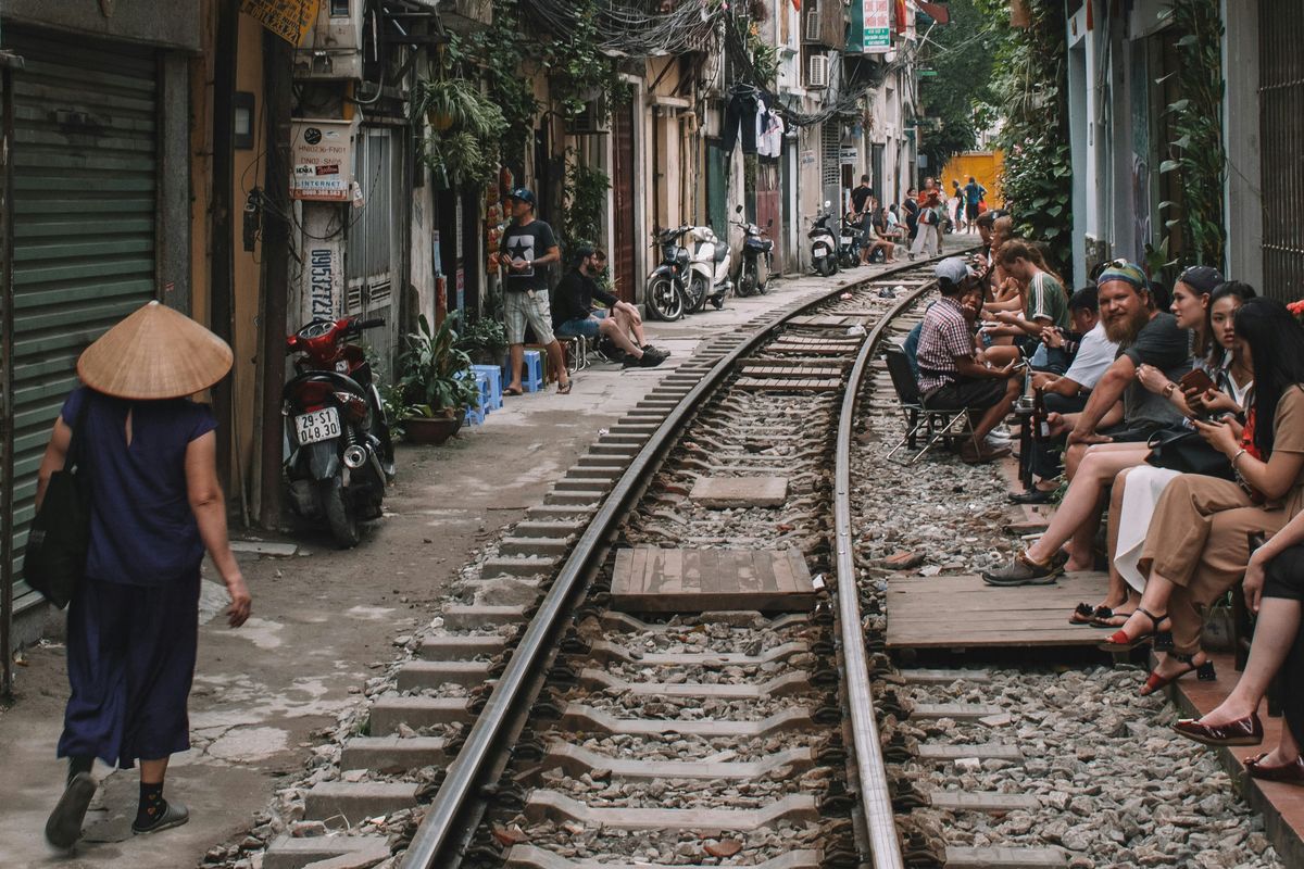 Fenomena micro-retirement ramai di kalangan Gen Z. Mereka memilih jeda kerja untuk traveling dan pulih dari burnout.