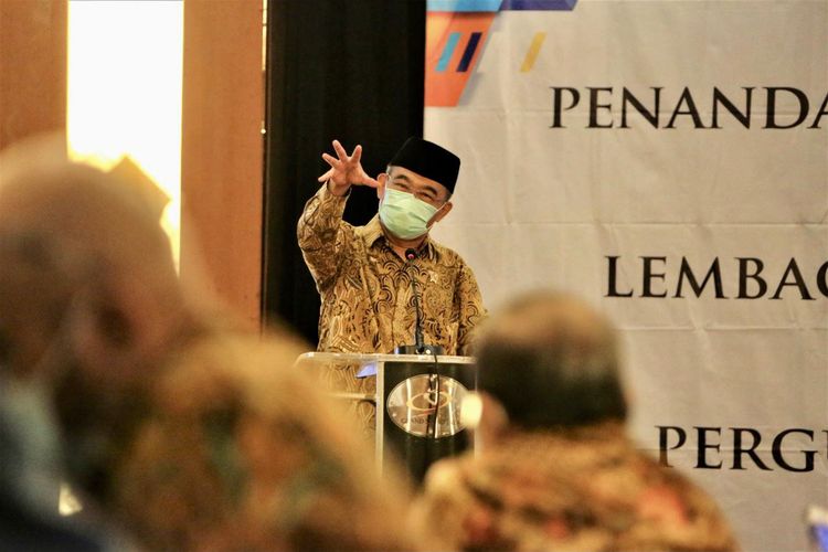 Menko PMK Muhadjir Effendy di acara Penandatanganan Nota Kesepakatan Bersama Antara Lembaga Sensor Film Republik Indonesia (LSF RI) dengan Perguruan Tinggi Negeri dan Swasta, di Hotel Grand Sahid Jaya, Jakarta Pusat, Rabu (31/3/2021).
