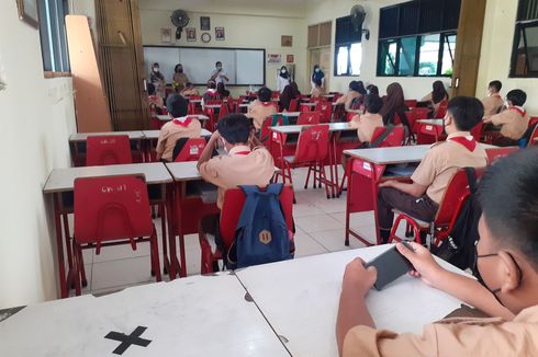 PPKM Diperkuat hingga 5 Juli, Zona Merah Wajib Terapkan Sekolah Daring