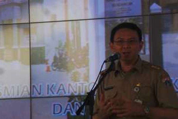 Gubernur DKI Jakarta Basuki Tjahaja Purnama saat meresmikan Kantor Lurah Kenari, Kantor Lurah Gondangdia, dan Blok D Kantor Wali Kota Jakarta Pusat, Selasa (22/3/2016). 