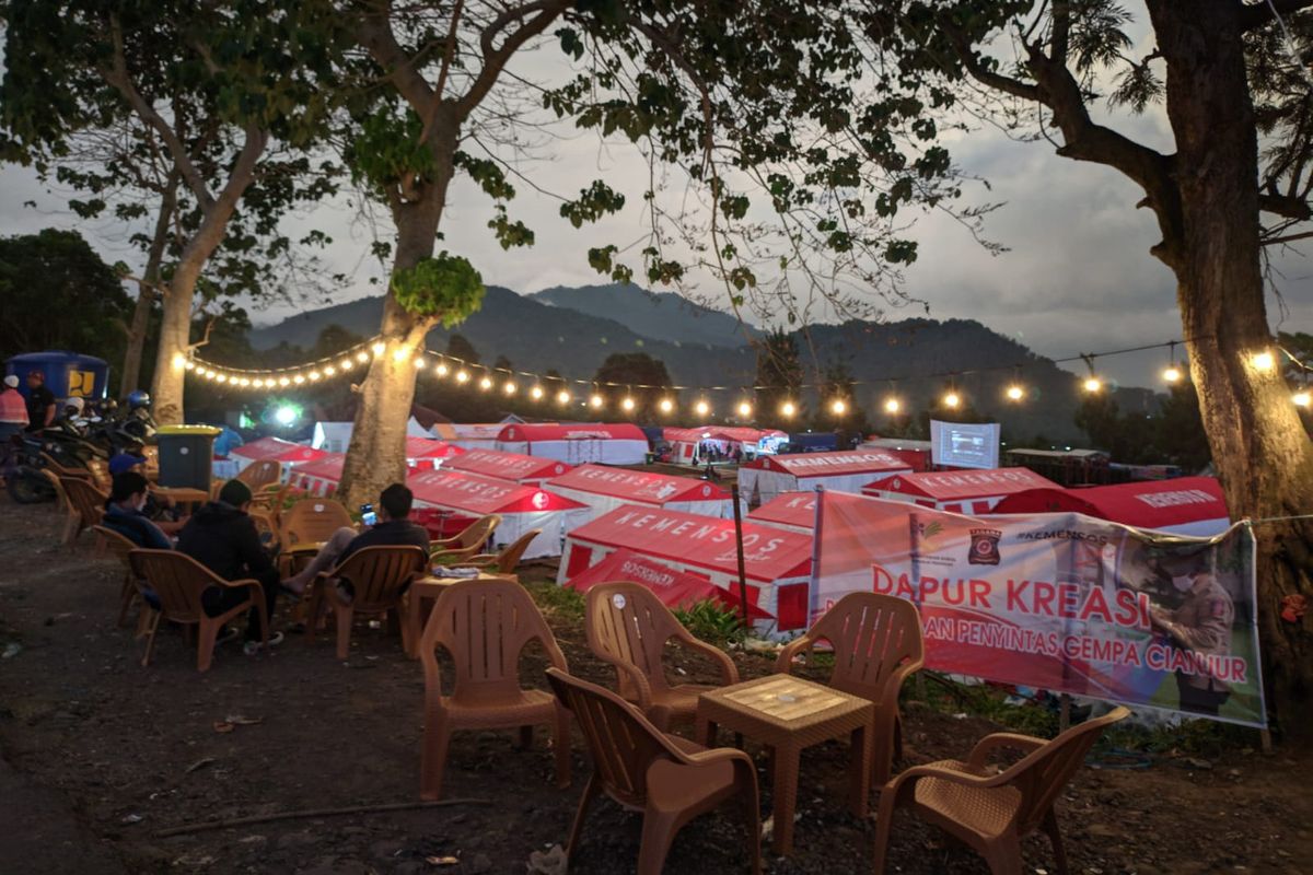 Kemensos melalui Direktorat Perlindungan Sosial Korban Bencana Alam (PSKBA) dengan menyelenggarakan kegiatan Dapur Kreasi.