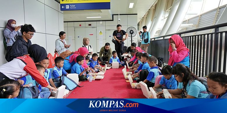 KAI Berikan Makanan Bergizi untuk Peserta Edutrain LRT Jabodebek