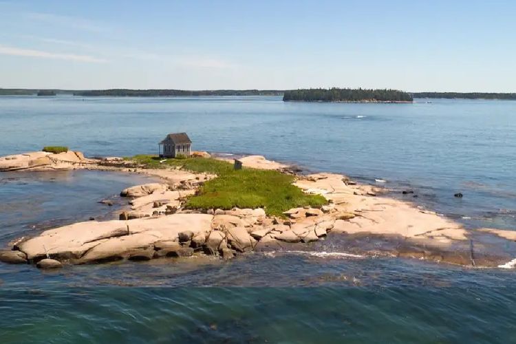Rumah tersepi di dunia di Duck Ledges Island
