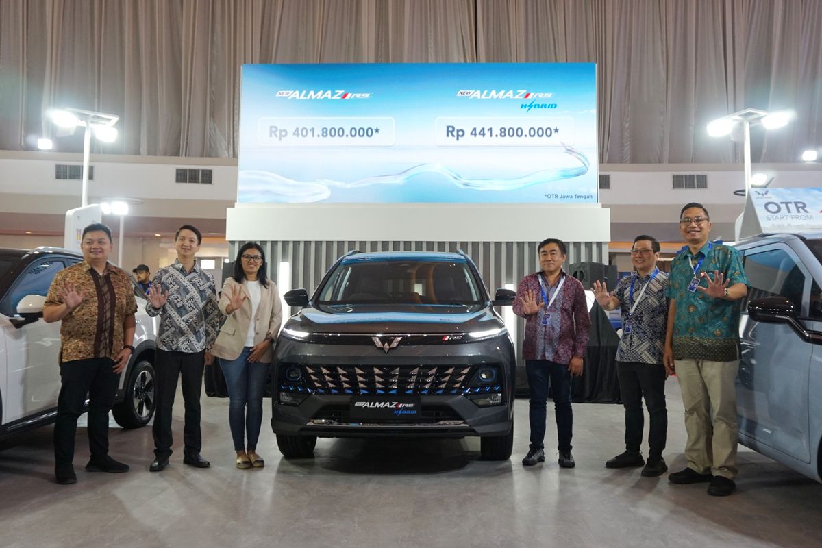 Kendaraan yang paling menarik perhatian pengunjung GIIAS Semarang 2023 adalah New Almaz RS Pro dan New Almaz RS Hybrid. 
