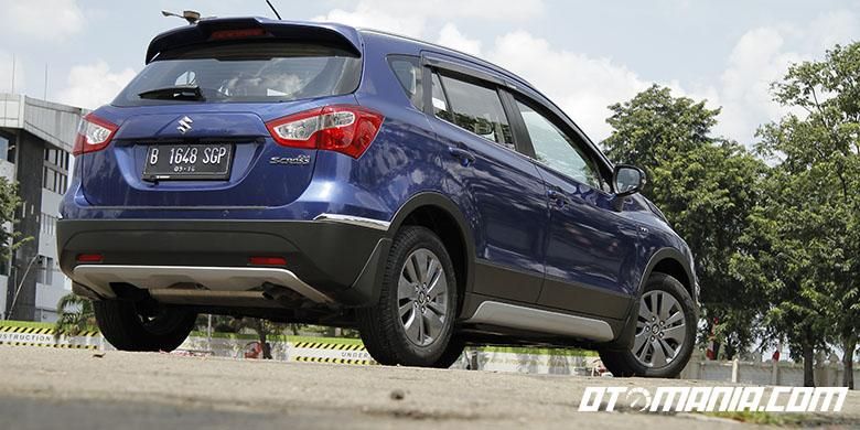 Suzuki SX-4 S-Cross terbaru 