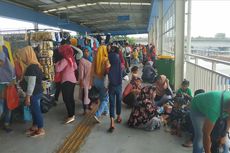 Sebagian Pedagang Skybridge Tanah Abang Kangen Jualan di Jatibaru