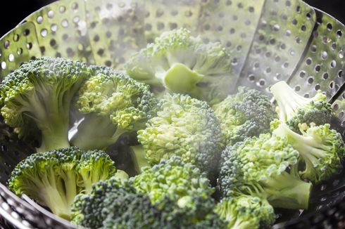 Jangan Rebus Brokoli, Bikin Banyak Nutrisinya Hilang