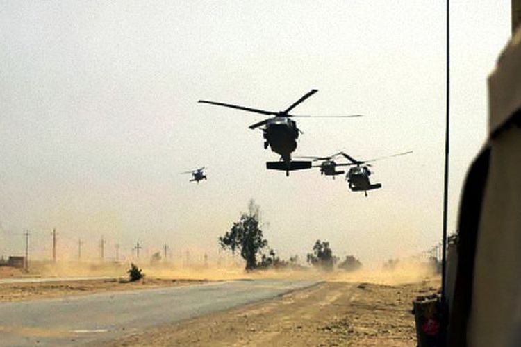 Helikopter Black Hawk 101st Airborne memasuki Irak