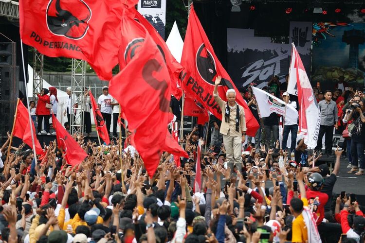 Ganjar ke Pendukungnya: Tanggal 14 "Nyoblos" Enggak Takut? Kalau Ditekan-Tekan Takut Enggak?