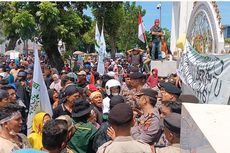 Demo Tanah di Kantor Gubernur Sumut Sempat Ricuh, Massa Lempar Botol ke Polisi