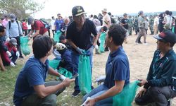 Pemprov Bali Gelar Aksi Bersih Sampah Laut Serentak di Tiga Pantai