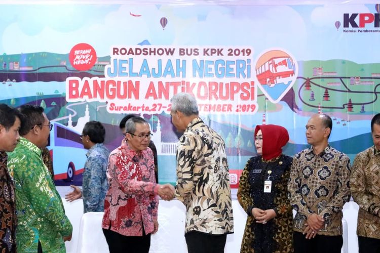 Gubernur Jawa Tengah Ganjar Pranowo saat menghadiri acara Roadshow Bus KPK 2019 bertajuk ?Jelajah Negeri Bangun Antikorupsi? di Bale Tawang Arum, Surakarta, Jumat (27/9/2019). 