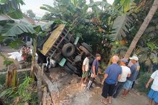 3 Kendaraan Terlibat Kecelakaan Beruntun di Lumajang, 1 Orang Tewas