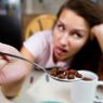 4 Tips Mencegah Dampak Buruk Makan Terlalu Banyak