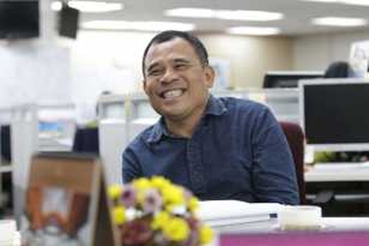 Sutradara Garin Nugroho, saat diwawancara di newsroom Harian Kompas, Gedung Kompas Gramedia, Jakarta Pusat, Rabu (20/1/2016).