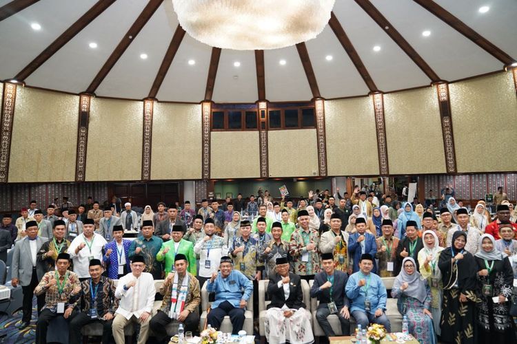 Musyawarah Nasional (Munas) XI MUI telah menetapkan Pimpinan MUI untuk periode 2025-2030 setelah melalui musyawarah dengan sistem formatur, Sabtu (22/11/2025) malam.