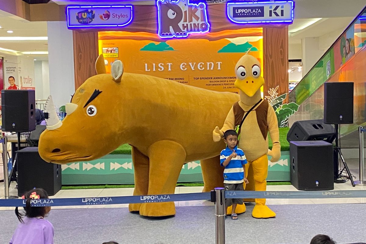 karakter Riki Rhino akan hadir menyapa anak -anak di 5 pusat perbelanjaan yang dikelola Lippo Malls pada setiap akhir pekan.