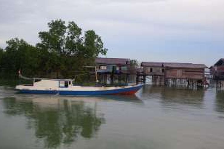 Kapal nelayan di Sebatik yang akan berangat melaut. Ratusan nelayan di Sebatik Kabupaten Nunukan belum mendapat Lkartu Nelayan arena masih menggunakan alat tangkap trawl.