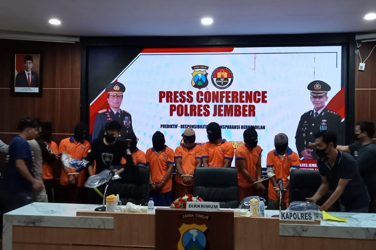 Polisi menetapkan 9 tersangka kasus teror pembakaran rumah warga Jember 