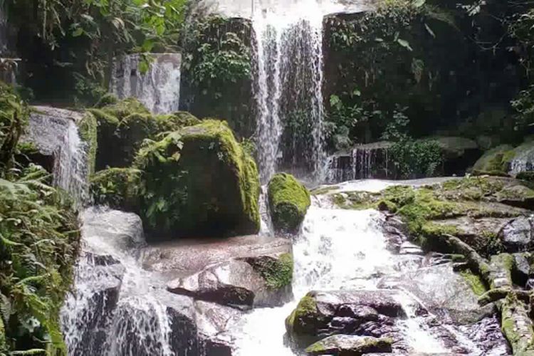 Pesona Keindahan Tersembunyi dari Objek Wisata Air Terjun Paling Seksi di Mamasa