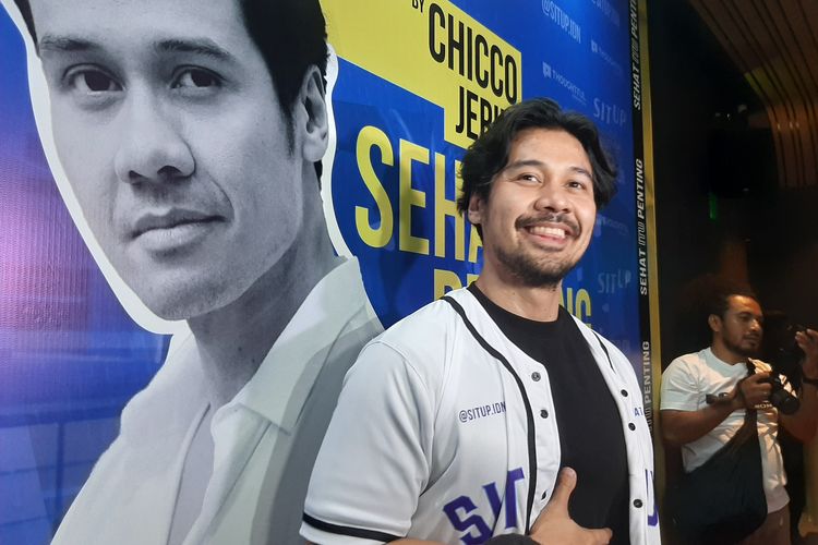 Aktor Chicco Jerikho Usai Peluncuran Mediagram Sit Up di Tapalunia, Jakarta Selatan, Senin (16/10/2023)