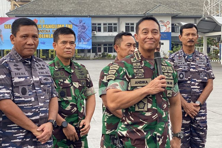 Panglima TNI Jenderal Andika Perkasa di Markas Komando Lintas Laut Militer, Jakarta Utara, Jumat (22/7/2022).
