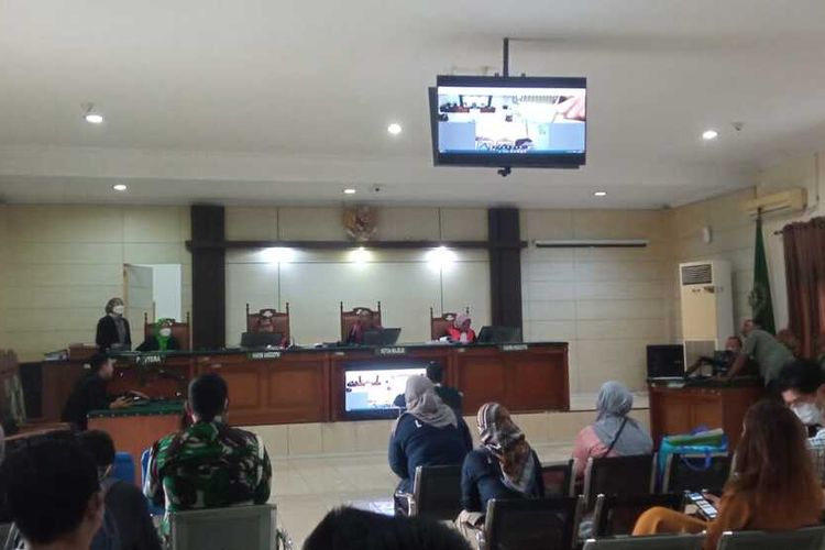 Rina Wulandari menjadi saksi dalam persidangan di Pengadilan Negeri (PN) Semarang. Rabu (14/12/2022)