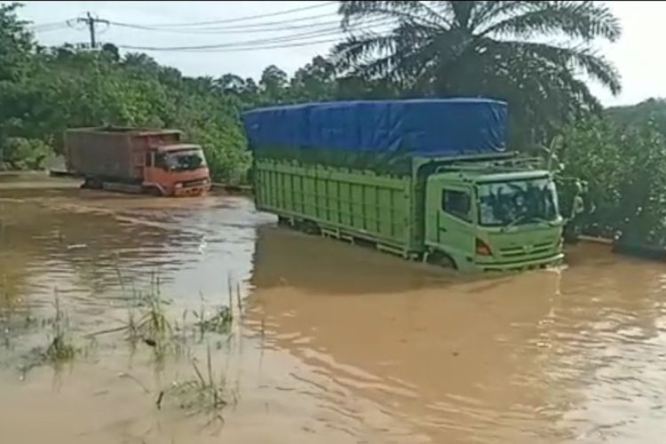 Banjir di Bengkulu sebanyak 905 rumah terendam, 4 kabupaten terdampak, Sealasa (24/1/2023)