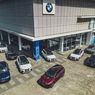 BMW Serahkan 17 Mobil BMW iX ke Konsumen Pertama