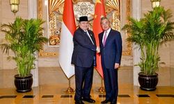 Bertemu Menlu Wang Yi, Menko Airlangga Dorong Kemitraan Strategis hingga Investasi Hijau