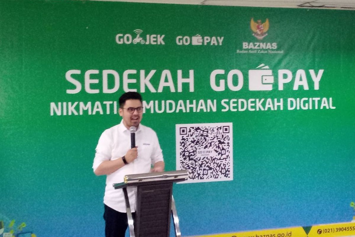 Managing Director Go-Pay, Budi Gandasoebrata dalam penandatanganan perjanjian kerjasama program sedekah menggunakan QR Code, Rabu (16/5/2018)
