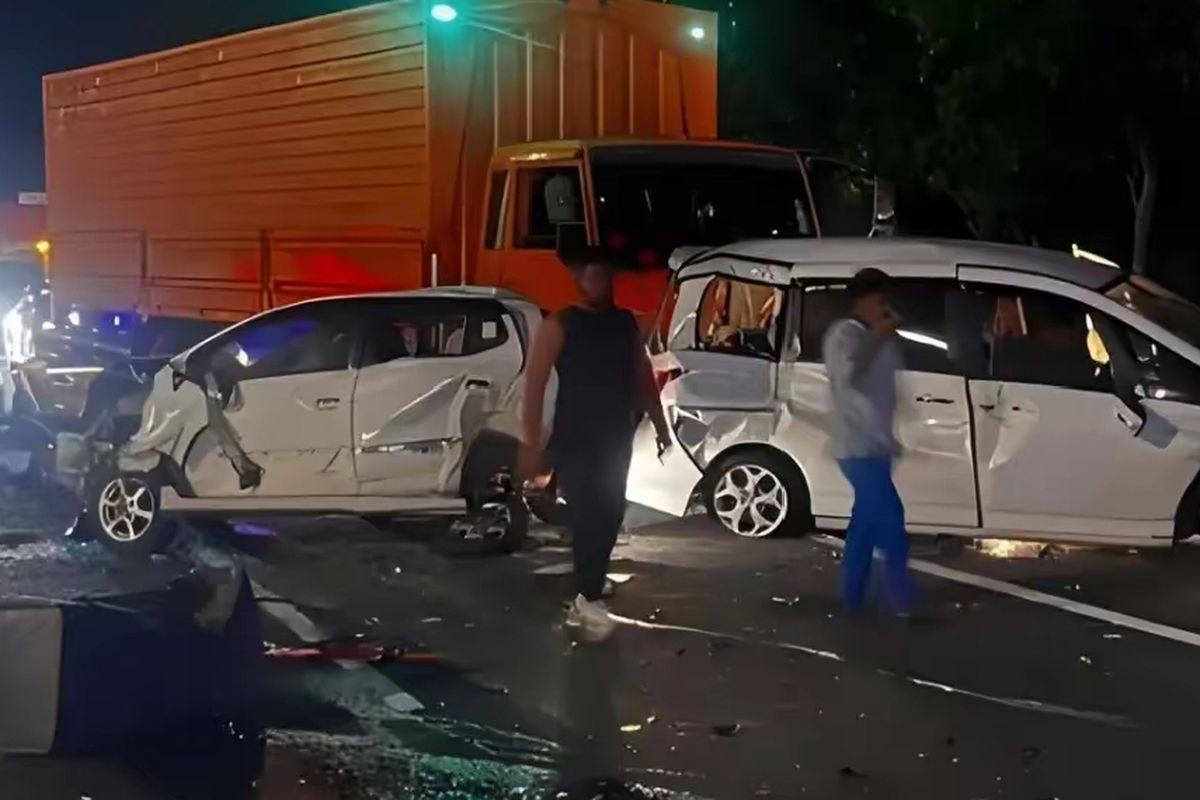 Kecelakaan Beruntun di Tol Cipularang Tewaskan Tiga Orang, Lalu Lintas Lumpuh