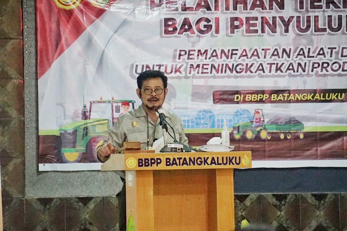 Menteri Pertanian (Mentan) Syahrul Yasin Limpo (SYL) saat menghadiri acara pelatihan ?Pemanfaatan Alat Mesin Pertanian (Alsintan) untuk Meningkatkan Produktivitas Tanam Padi? di Balai Besar Pelatihan Pertanian (BBPP) Batangkaluku, Gowa, Sulawesi Selatan (Sulsel), Minggu (4/7/2021).